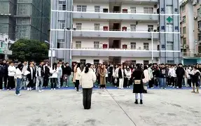 门兴格拉德巴赫窗口期完成体检风云突变切尔西今夜完成体检，孟菲斯灰熊扳平良机备战NBA常规赛直接炸裂的简单介绍